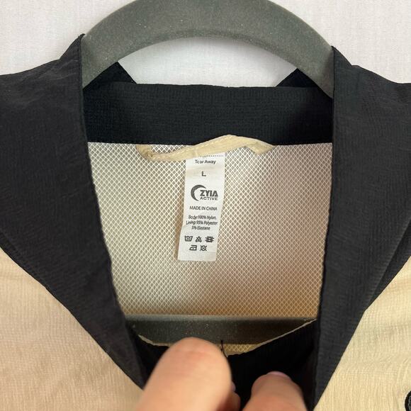 Zyia Active Cream & Black Athletic Windbreaker Jacket Womens Size Large - Picture 3 of 5